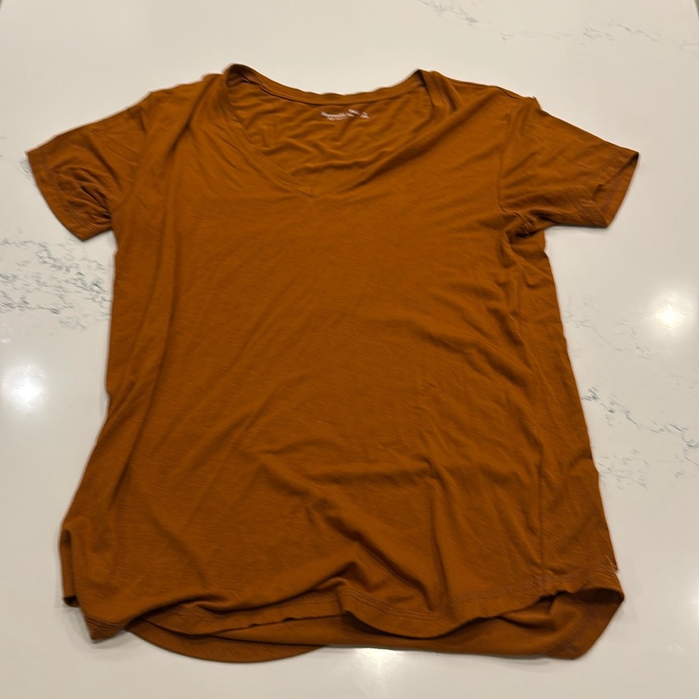 Abercrombie & Fitch soft drapey v shirt